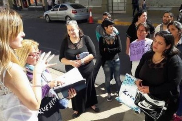 Corrientes: Mujeres presentaron un petitorio por justicia en casos de femicidios