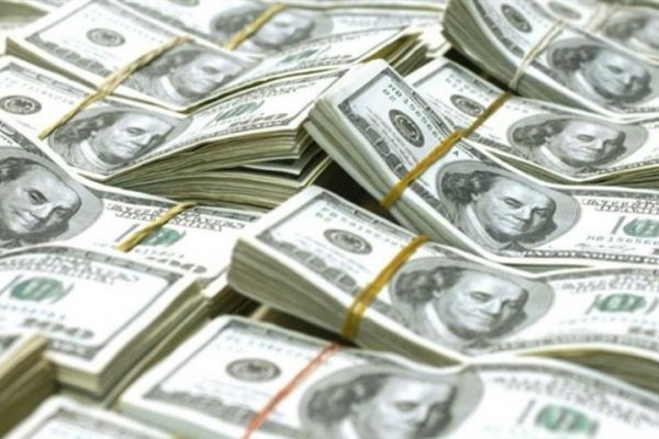 El dólar inició agosto con nueva baja: cedió siete centavos a $ 17,87