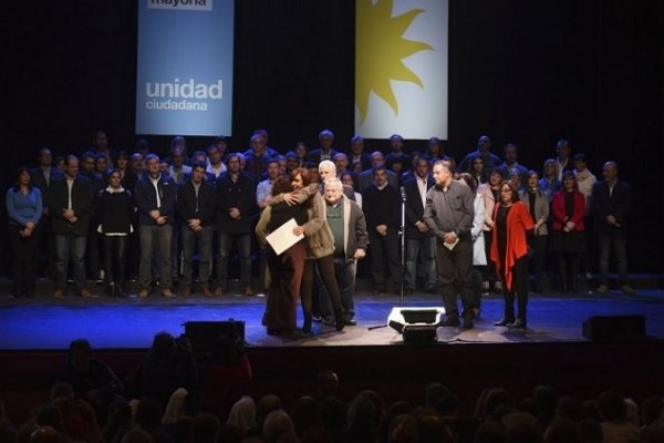 Hay 13 encuestas que marcan un rotundo triunfo de Cristina en las PASO