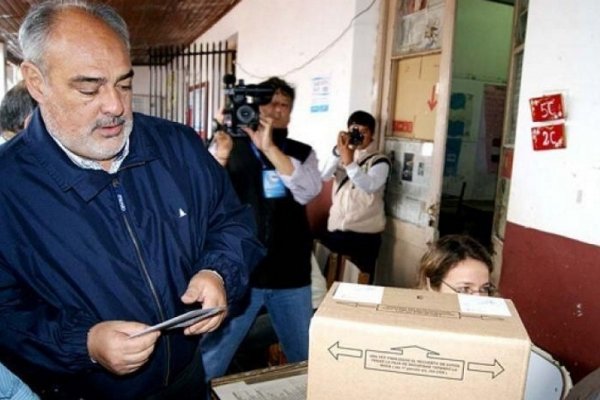 Colombi emitió su voto y confirmó que antes del sábado se sabrá quién acompañará a Valdés