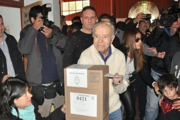 Menem votó en La Rioja y defendió su participación en las PASO