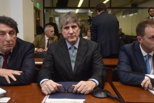 Piden juicio oral a Boudou por la compra de autos de alta gama