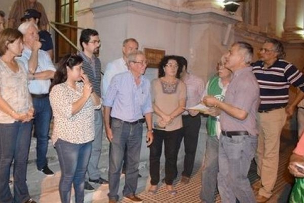 Estatales marcharon hasta la legislatura contra la armonización