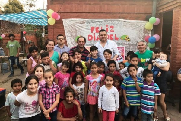 El Ministro Álvarez recorrió los barrios y compartió festejos del mes del Niño