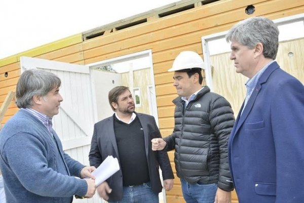 Marcelo Cano recorrió obras de urbanización en barrios periféricos