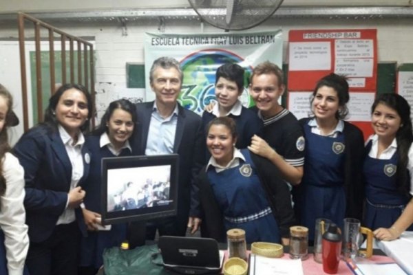 Macri distinguió a una escuela de Corrientes