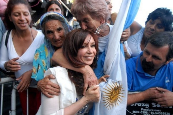 Cristina pidió a todos los opositores que la voten en octubre