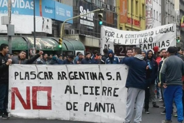 Deseperante situación de los despedidos de Plascar