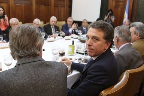 El Gobierno envía al Congreso un proyecto para congelar el gasto público y los empleados estatales