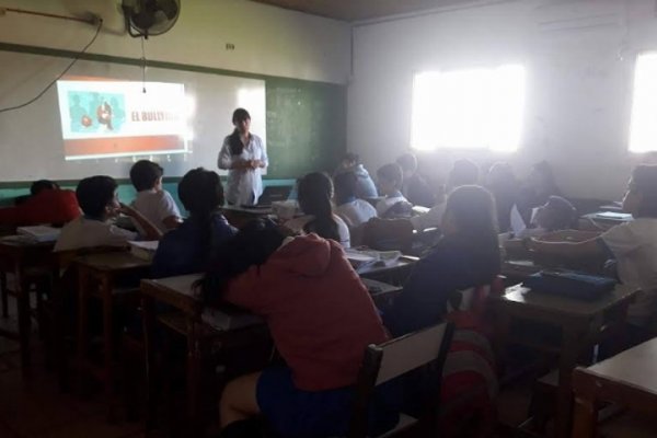 Se realizó una charla  sobre Grooming en la Escuela UOCRA