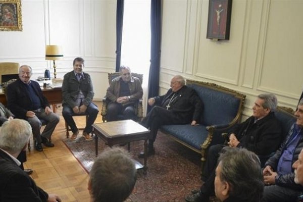 La CGT se reunió con la Iglesia y le expresó la preocupación por la situación social