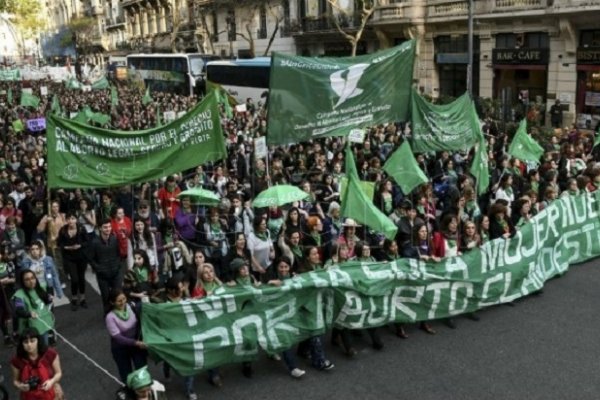 Masiva marcha al Congreso para reclamar la despenalización del aborto