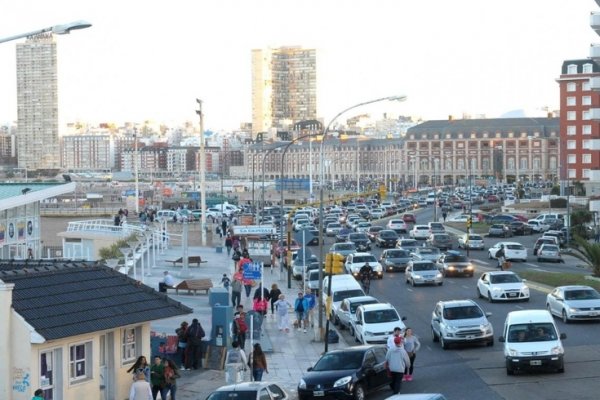 Se movilizan cerca de un millón de personas por el feriado largo