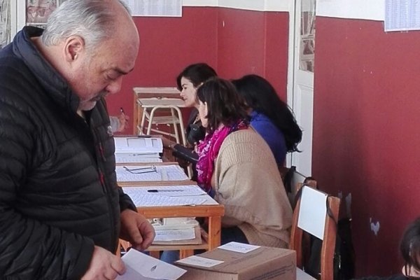 Ricardo Colombi al votar auguró una jornada tranquila