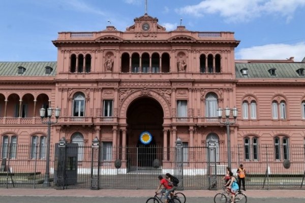 Evacuaron la Casa Rosada por una amenaza de bomba