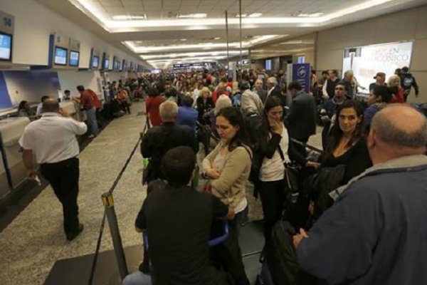 Cancelación y demoras en vuelos internacionales de Aerolíneas