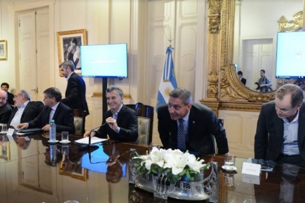 Colombi presente en la reunión en la que Macri presentó la propuesta de consenso fiscal