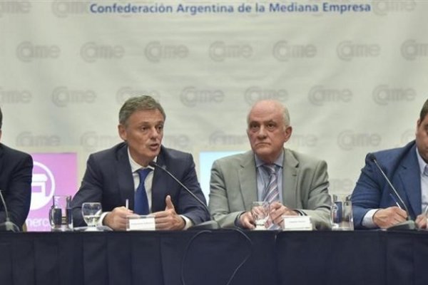 Gobierno presentó paquete de reformas ante la CAME