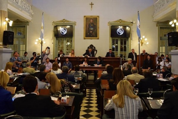 Corrientes: es Ley la ratificación del dominio provincial sobre Yacyretá