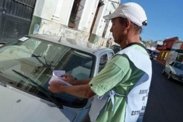 Operadores del estacionamiento medido pedirán un plus de fin de año al intendente Tassano