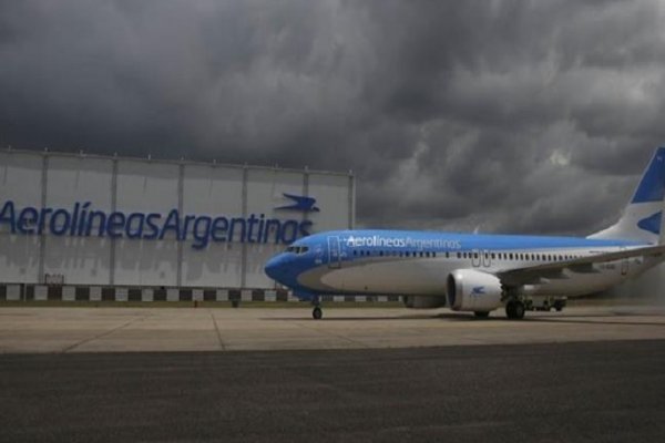 Aerolíneas reprograma vuelos por el paro de la CGT