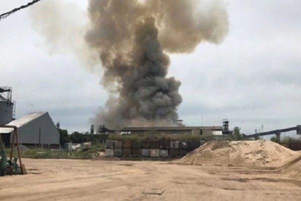 Explosión en una planta cerealera de Rosario: al menos un muerto y 17 heridos