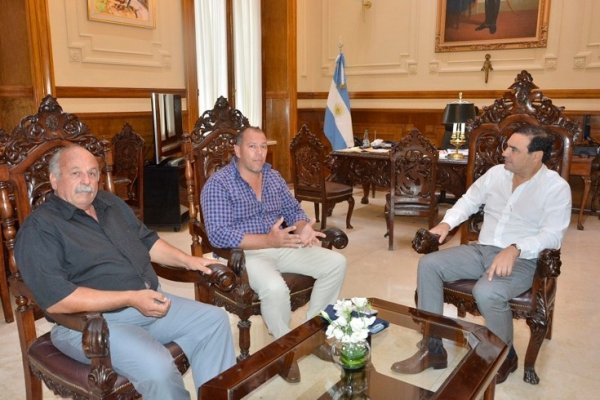 Gustavo Valdés continúa recibiendo a intendentes del interior provincial