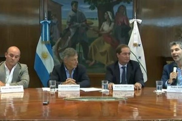 El Gobierno presentó el plan para desregular y desburocratizar el Estado