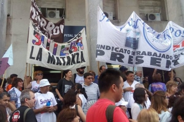 Gendarmería avanza en la protesta de trabajadores del Posadas