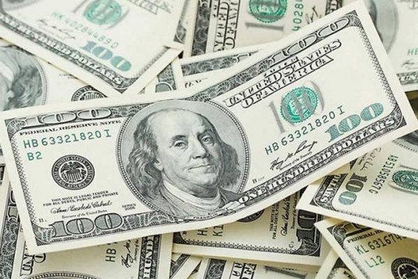 El dólar cotiza casi estable a $ 19,86