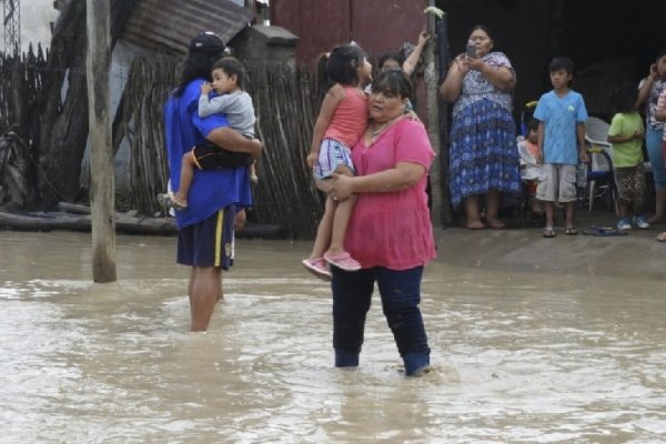 Suman casi 12 mil los evacuados en Salta y temen epidemias