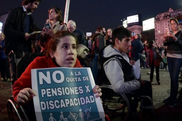 El Gobierno limita las pensiones por discapacidad a niños y jóvenes