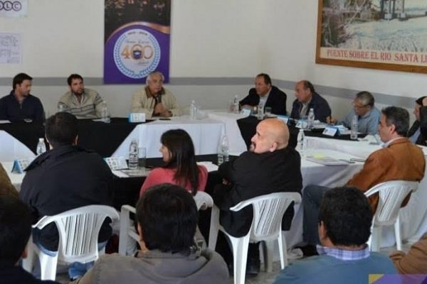 Intendentes de la Micro Región Río Santa Lucía se reúnen para proyectar obras