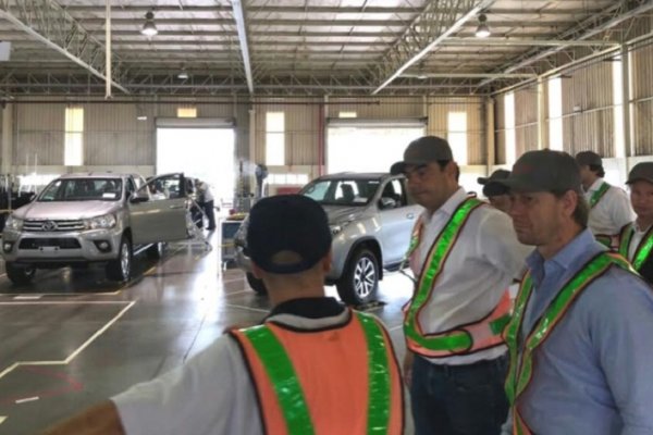 Valdés visitó una planta de Toyota en Brasil y gestiona instalar una similar en Corrientes