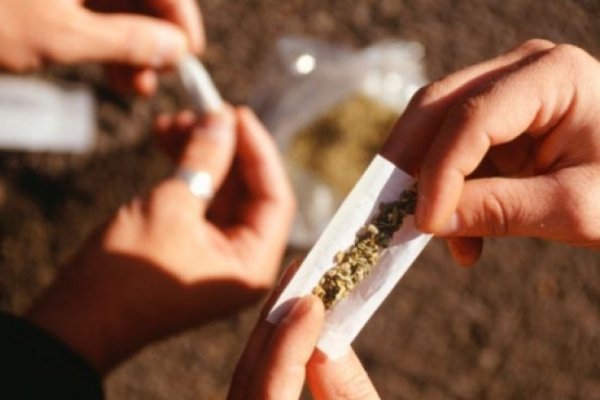 63% de encuestados correntinos afirma haber observado consumo de droga en la calle