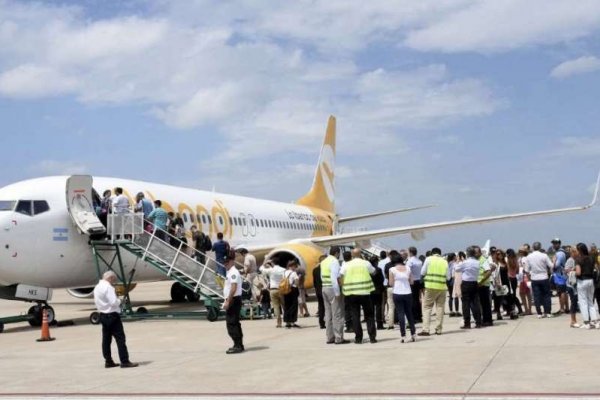 Flybondi: duras críticas de extitular de Aerolíneas por problemas en aviones