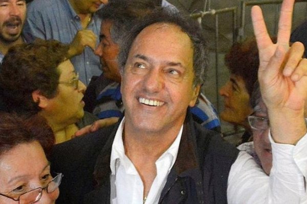 Procesan y citan a indagatoria a Daniel Scioli