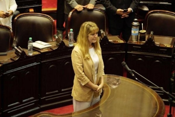 Estela Regidor trató a Jorge Romero de oportunista y lo invitó a pasarse a su bloque