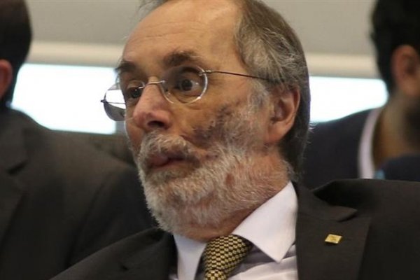 Tonelli dijo que los pasajes deben formar parte de la remuneración