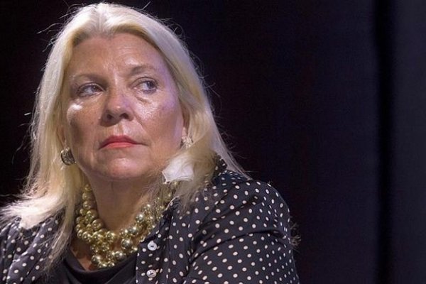 Carrió contra Macri por pasajes: Desde chiquito él viaja en avión privado