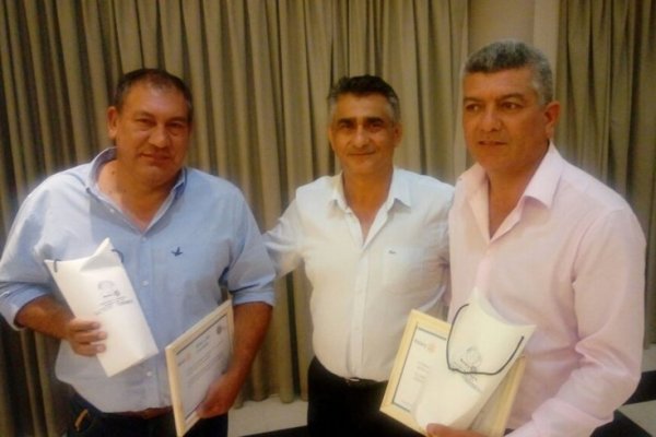 Distinción y reconocimiento al jefe y subjefe de la Policía