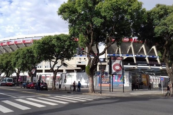 Abuso de menores: allanaron las oficinas del estadio Monumental