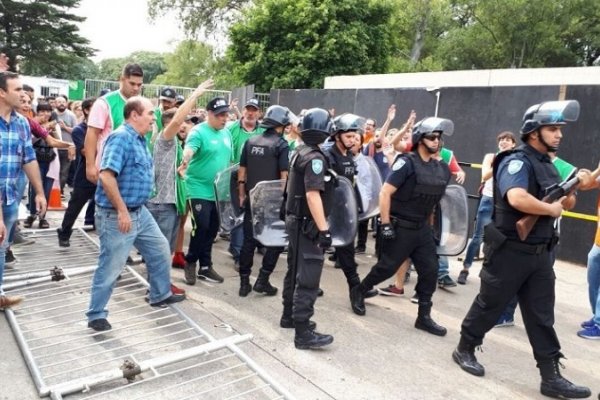 Represión a trabajadores del INTI