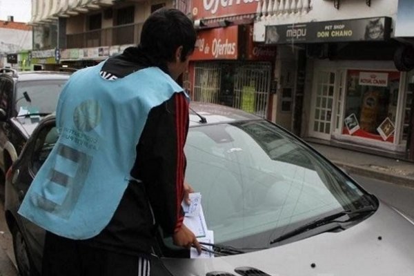 Proponen descuento en el estacionamiento medido para autos radicados en la ciudad