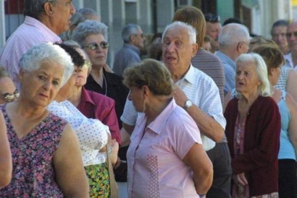 Con el cálculo del Gobierno, el aumento jubilatorio será un 10% menor al de la fórmula del kirchnerismo