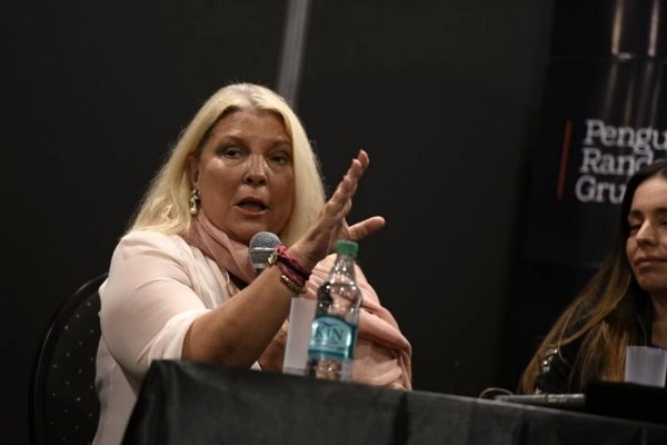 Carrió denunció un golpe cambiario para destituir a Macri y le pidió perdón a Durán Barba