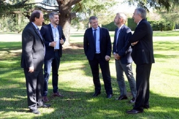 Sanz volvió a Olivos y debutó en la nueva mesa de Macri