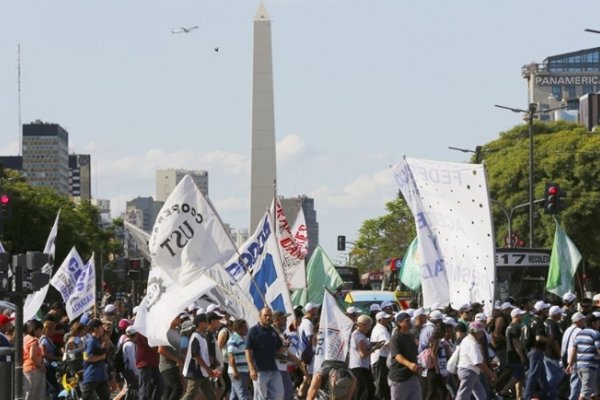 Cortes y piquetes: Con los docentes, se inicia un maratón de protestas