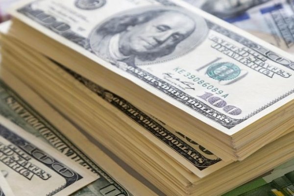 El dólar saltó 17 centavos y superó el escalón de los $ 25