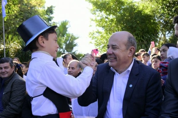 Gustavo Canteros: La patria está en cada uno de nuestros niños